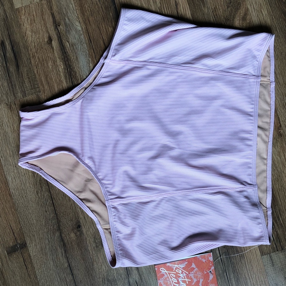 Nwt Kortni jeans high waisted bottoms